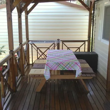 Mobile Cinzia 度假居 *